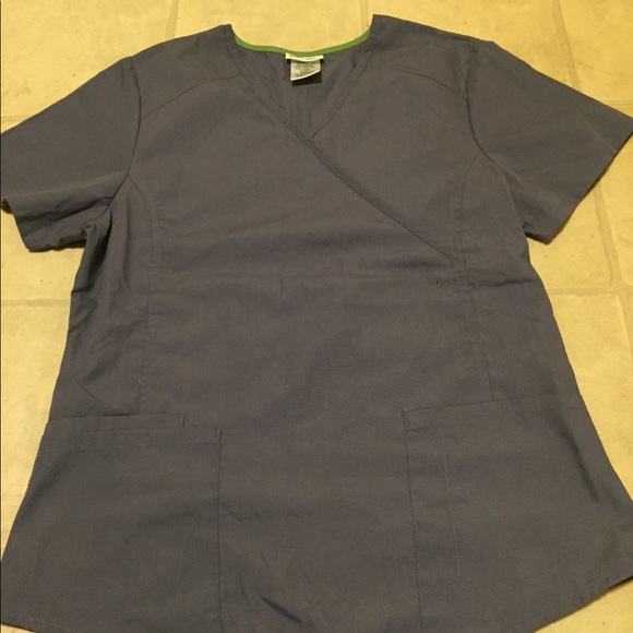 Tops - 5 for $20🖤Gray scrub top